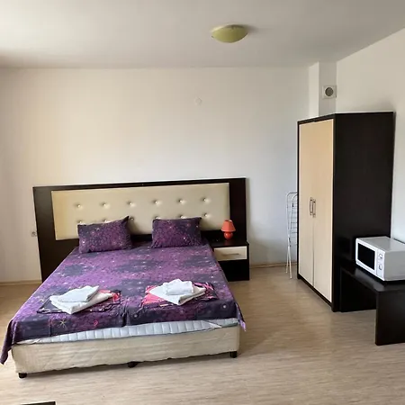 Kremena In Sv With Swimming Pool Къща за гости 4*